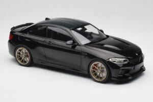 BMW M2 CS F87 Preto Metálico Com Jantes Douradas Minichamps 1:18 155021021 Metal - imagem 4 de 6