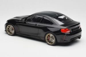BMW M2 CS F87 Preto Metálico Com Jantes Douradas Minichamps 1:18 155021021 Metal - imagem 5 de 6