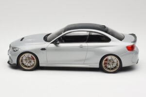 BMW M2 CS F87 Prata com jantes douradas Minichamps 1:18 155021028 Metal - imagem 3 de 6