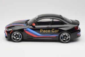 BMW M2 F87 Pace Car Minichamps 1:18 155026106 Metal - imagem 3 de 6