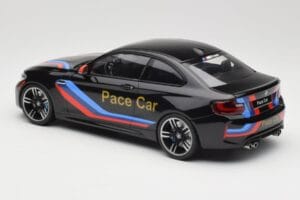 BMW M2 F87 Pace Car Minichamps 1:18 155026106 Metal - imagem 5 de 6