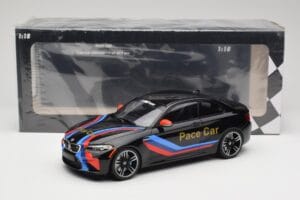 BMW M2 F87 Pace Car Minichamps 1:18 155026106 Metal - imagem 6 de 6
