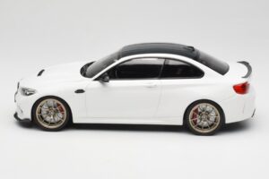 BMW M2 F87 CS Alpine White Jantes Douradas Minichamps 1:18 155021020 Metal - imagem 3 de 6