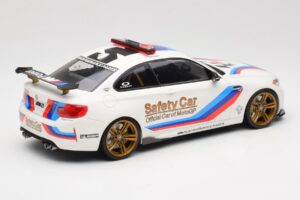 BMW M2 F87 Safety Car MotoGP 2016 Minichamps 1:18 155026105 Metal - imagem 2 de 6