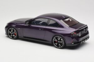 BMW M240i G42 Thundernight Metallic GT Spirit 1:18 GT504 Resina - imagem 5 de 6