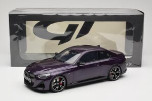BMW M240i G42 Thundernight Metallic GT Spirit 1:18 GT504 Resina - imagem 6 de 6