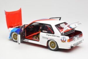 BMW M3 E30 #46 R. Ravaglia / E. Pirro WTCC Calder Park 1987 Minichamps 1:18 180872046-O Metal - imagem 5 de 8