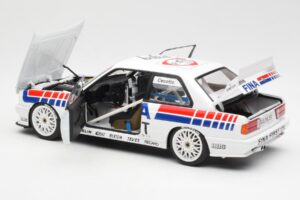 BMW M3 E30 #7 Fina J. Cecotto DTM 1992 AUTOart 1:18 89246 Metal - imagem 4 de 7