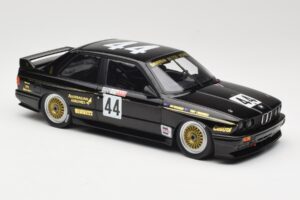 BMW M3 E30 JPS Team BMW #44 J. Richards / T. Longhurst Class Winners Bathurst 1000 1987 Minichamps 1:18 155872044 Metal - imagem 4 de 6