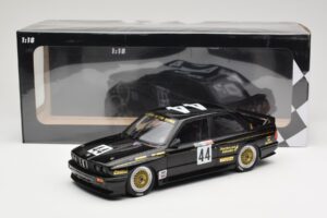 BMW M3 E30 JPS Team BMW #44 J. Richards / T. Longhurst Class Winners Bathurst 1000 1987 Minichamps 1:18 155872044 Metal - imagem 6 de 6