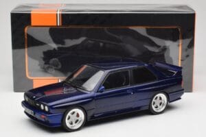 BMW M3 E30 Macau Blue IXO 1:18 18CMC122 Metal - imagem 6 de 6