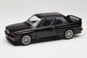 BMW M3 E30 Sport Evo Preto Solido 1:18 S1801501 Metal