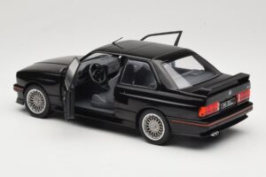 BMW M3 E30 Sport Evo Preto Solido 1:18 S1801501 Metal - imagem 5 de 8