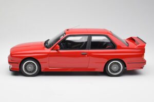 BMW M3 E30 Sport Evolution Vermelho Otto 1:12 G033 Resina - imagem 3 de 6