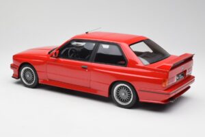 BMW M3 E30 Sport Evolution Vermelho Otto 1:12 G033 Resina - imagem 5 de 6