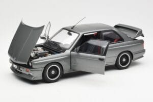 BMW M3 E30 Sport Evolution Cecotto Cinzento AUTOart 1:18 70567 Metal - imagem 2 de 8