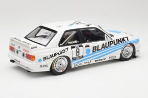 BMW M3 E30 Team Schnitzer #8 O. Manthey DTM 1988 Minichamps 1:18 155882008 Metal - imagem 2 de 6
