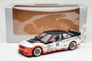 BMW M3 E36 GTR #0 B. Auberlen / M. Simo / P. Cunningham Daytona 24 Hours 1998 UT Models 1:18 39816 Metal - imagem 8 de 8