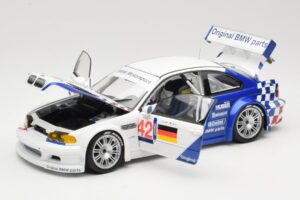 BMW M3 E46 GTR #42 J. Lehto / J. Muller ELMS 2001 Minichamps 1:18 100012192 Metal - imagem 2 de 8