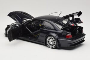 BMW M3 E46 GTR Street Carbon Black Minichamps 1:18 80430152552 Metal - imagem 5 de 8