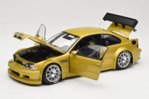 BMW M3 E46 GTR Street Phoenix Yellow Minichamps 1:18 80430309444 Metal - imagem 2 de 8