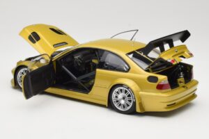 BMW M3 E46 GTR Street Phoenix Yellow Minichamps 1:18 80430309444 Metal - imagem 5 de 8