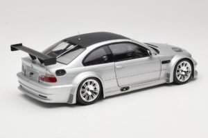 BMW M3 E46 GTR Street Prata With Carbon Roof Minichamps 1:18 100012102 Metal - imagem 3 de 8