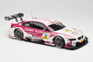 BMW M3 E92 DTM #16 BMW Team RMG A. Priaulx 2013 Minichamps 1:18 100132216 Metal - imagem 6 de 8