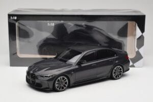 BMW M3 G80 Preto Metálico Minichamps 1:18 155020202 Metal - imagem 6 de 6