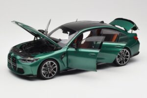 BMW M3 G80 Isle of Man Green Minichamps 1:18 113020203 Metal - imagem 2 de 8