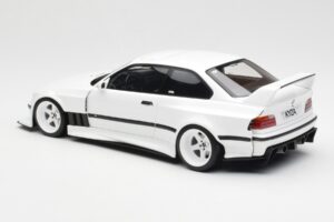 BMW M3 GTR E36 Khyzyl Saleem Alpine Branco Otto 1:18 OT1051 Resina - imagem 5 de 6
