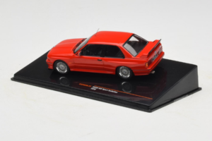 BMW M3 E30 Sport Evolution Vermelho IXO 1:43 CLC583N Metal - imagem 3 de 4