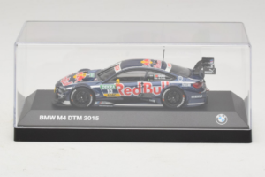 BMW M4 #13 Red Bull A. da Costa BMW Team RBM DTM 2015 Minichamps 1:43 80422405596 Metal - imagem 4 de 5