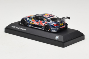 BMW M4 #18 Red Bull A. da Costa BMW Team RBM DTM 2014 Minichamps 1:43 80422364863 Metal - imagem 3 de 5