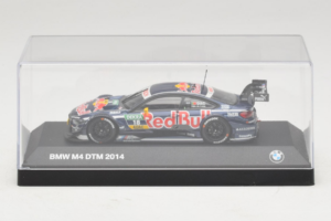 BMW M4 #18 Red Bull A. da Costa BMW Team RBM DTM 2014 Minichamps 1:43 80422364863 Metal - imagem 4 de 5
