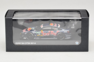 BMW M4 #18 Red Bull A. da Costa BMW Team RBM DTM 2014 Minichamps 1:43 80422364863 Metal - imagem 5 de 5