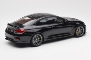 BMW M4 F82 CS Preto GT Spirit 1:18 GT845 Resina - imagem 2 de 6
