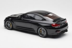 BMW M4 F82 CS Preto GT Spirit 1:18 GT845 Resina - imagem 5 de 6