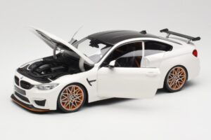 BMW M4 F82 GTS Alpine White Minichamps 1:18 110025221 Metal - imagem 2 de 8