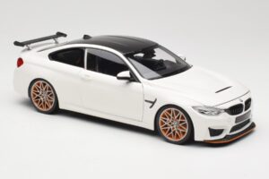 BMW M4 F82 GTS Alpine White Minichamps 1:18 110025221 Metal - imagem 6 de 8