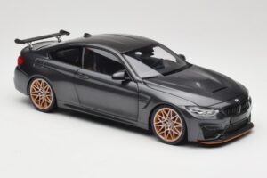 BMW M4 F82 GTS Mineral Grey Metallic Minichamps 1:18 110025222 Metal - imagem 6 de 8