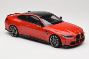 BMW M4 F82 Imola Red Metallic Minichamps 1:18 155020121 Metal - imagem 4 de 6