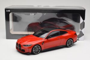 BMW M4 F82 Imola Red Metallic Minichamps 1:18 155020121 Metal - imagem 6 de 6