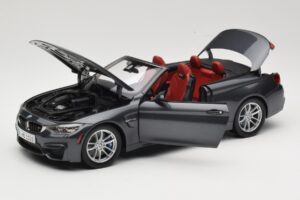 BMW M4 F83 Cabriolet Mineral Grey Paragon 1:18 80432339610 Metal - imagem 2 de 8