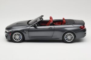 BMW M4 F83 Cabriolet Mineral Grey Paragon 1:18 80432339610 Metal - imagem 4 de 8