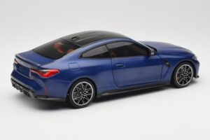 BMW M4 G82 Azul Metallic Minichamps 1:18 113020123 Metal - imagem 3 de 8