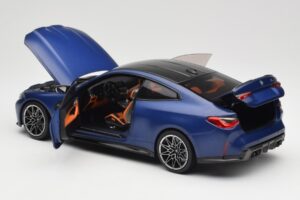 BMW M4 G82 Azul Metallic Minichamps 1:18 113020123 Metal - imagem 5 de 8