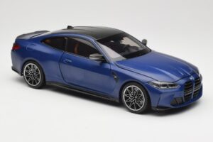 BMW M4 G82 Azul Metallic Minichamps 1:18 113020123 Metal - imagem 6 de 8