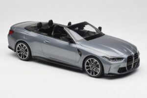 BMW M4 G82 Cabriolet Grey Metallic Minichamps 1:18 155021034 Metal - imagem 4 de 6