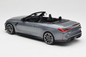 BMW M4 G82 Cabriolet Grey Metallic Minichamps 1:18 155021034 Metal - imagem 5 de 6
